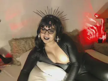 Cam4 Live Porn of hotwildqueen4u