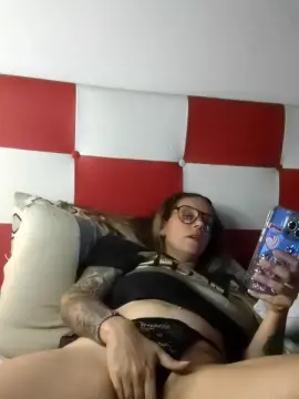 Cam4 Sex Chat of desireemilf