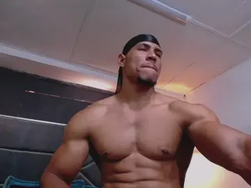 Cam4 Free Live Porn of teddyfit_19cm