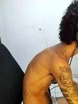 Cam4 Adult Webcam of Theyllors2