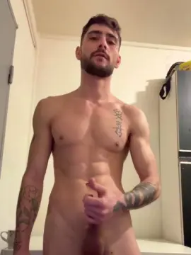 Cam4 Free Live Porn of Hugobg34