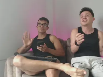 Cam4 Watch Live Sex Cams of Damian_matias