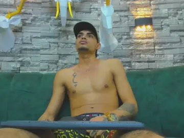 Cam4 Free Live Porn of KalvinVoy