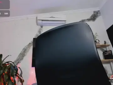 Cam4 Watch Live Sex Cams of MaximusDicks