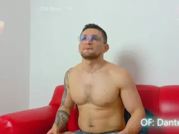 Cam4 Nude Webcam of alejandro_marin