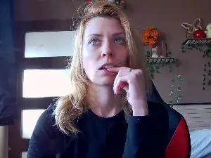 Karoline121 from cam4