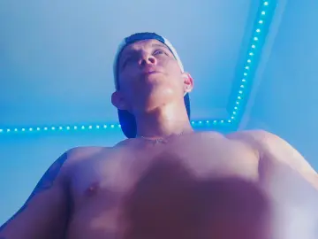 Cam4 Free Live Porn of Eugy_dirty2022