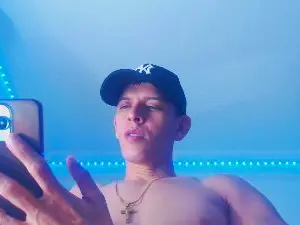 Cam4 Private Sex Chat of Eugy_dirty2022