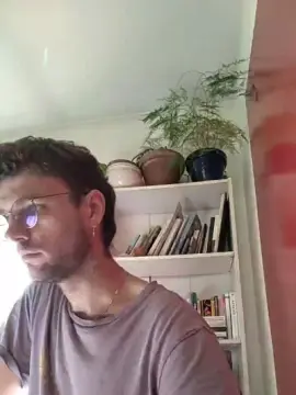 Cam4 Live Porn of frenchyhothairy