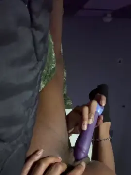 Imlucki222 from cam4