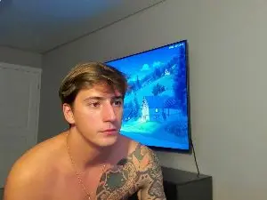 Cam4 Free Live Porn of KrisHorten