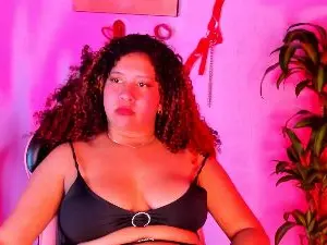 Cam4 Live Porn of KeniaThompson01