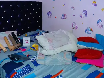 Cam4 Free Porn Cam of ShantaltsFox