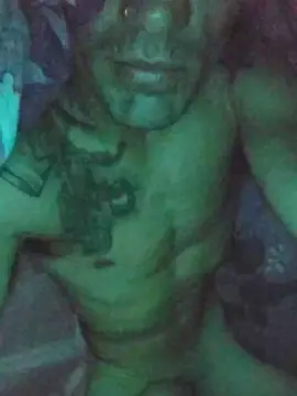 Cam4 Free Live Porn of emiliano_benit3