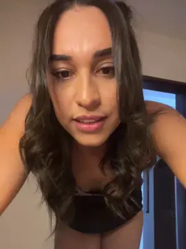 Cam4 Sex Cam of Cleolimahot3