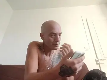 Kiffeur6969 from cam4