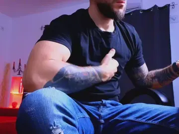 Cam4 Watch Live Sex Cams of MightyAaronX