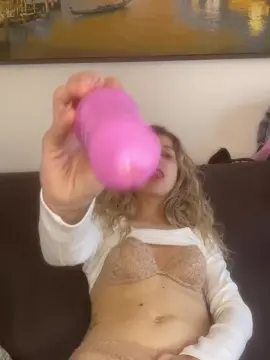 Cam4 Watch Live Sex Cams of emilychannel