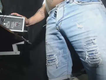 Cam4 Sex Cam of master_bigcock1