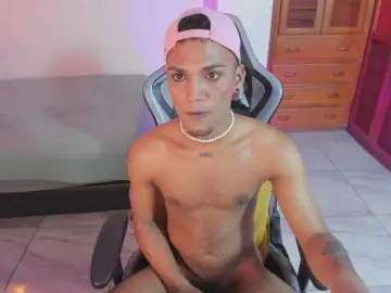 Cam4 Private Sex Chat of AlejoMorgan