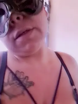 Cam4 Adult Webcam of TUHARDSEXY