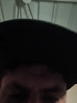 Cam4 Live Sex of HenryMaclein