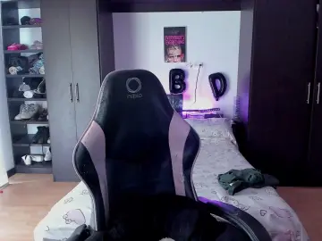 Cam4 Free Live Porn of XIce_Boy