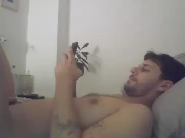 Cam4 Sex Cam of maggicbooy