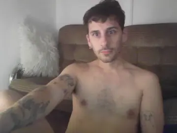 Cam4 Watch Live Sex Cams of maggicbooy