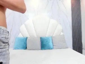 Cam4 Free Live Porn of hoot_booys_