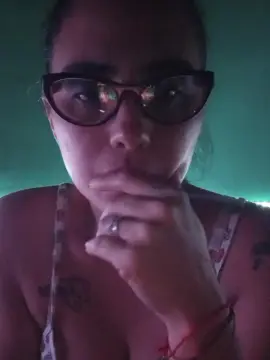 karicias_xxx from cam4