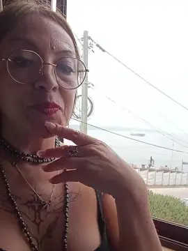 Cam4 Live Sex of charlotte_milf3