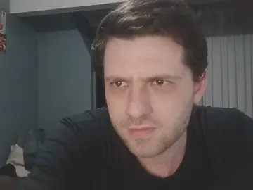 Cam4 Free Live Porn of FelipePokerOne