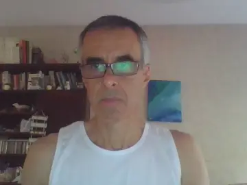 Cam4 Nude Webcam of hugobaires69