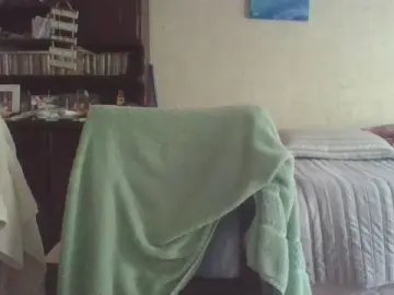 Cam4 Live Sex of hugobaires69