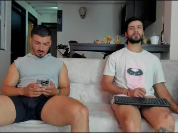 Cam4 Live Sex of PJstr8_gymbros