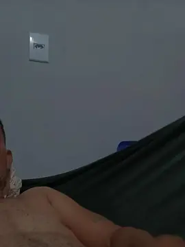 Cam4 Watch Live Sex Cams of Juvenil32