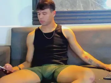 Cam4 Watch Live Sex Cams of Aron_Uzumaki