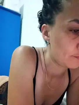 Cam4 Free Live Porn of Carlitaaaaavvvv