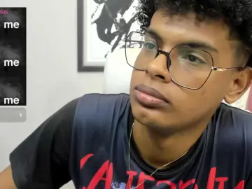 Cam4 Sex Chat of boylittle19cmm