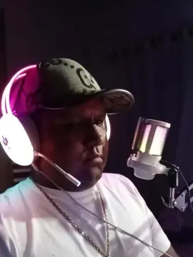 Cam4 Live Sex of luquinhas_fun