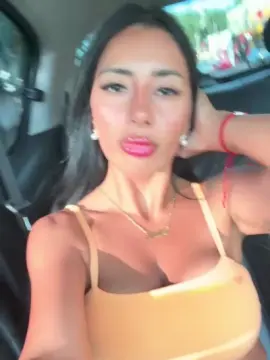 Cam4 Adult Webcam of brunette22hot2