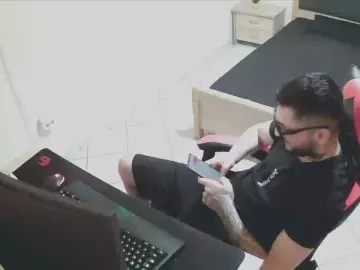 AlbanianFker21 from cam4