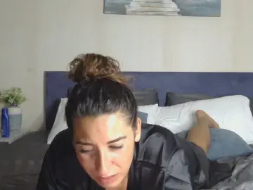 Lyly_laurensaa from cam4