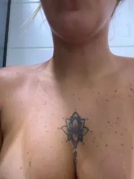 Cam4 Free Live Porn of AninhaLopes