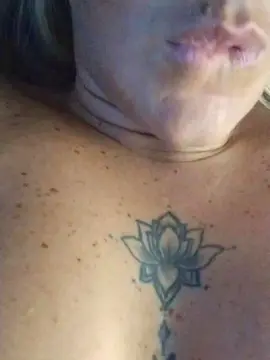 AninhaLopes from cam4