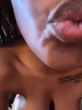 Cam4 Nude Webcam of MissLondonDBrat