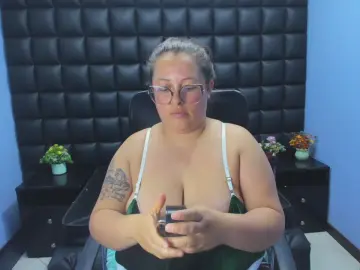 Cam4 Sex Cam of Sara_Thonson_