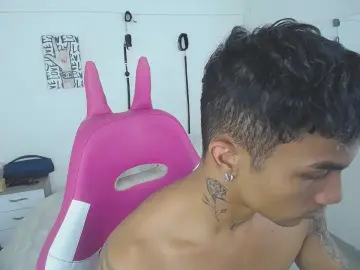 Cam4 Sex Cam of Leonard_Price