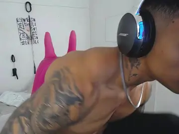 Cam4 Live Sex Cam of Leonard_Price